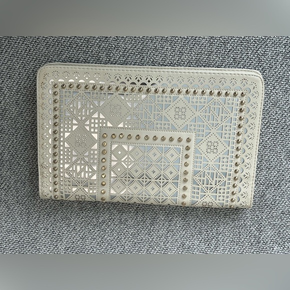MMS Design Studio White Clutch with Intricate Cutouts - Picture 15 of 16